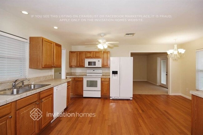 Foto del edificio - 3900 Lejune Ave