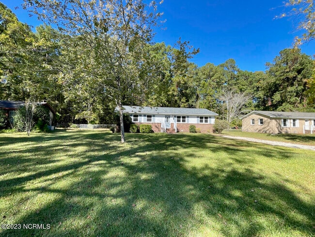 Building Photo - 3804 Brandywine Dr