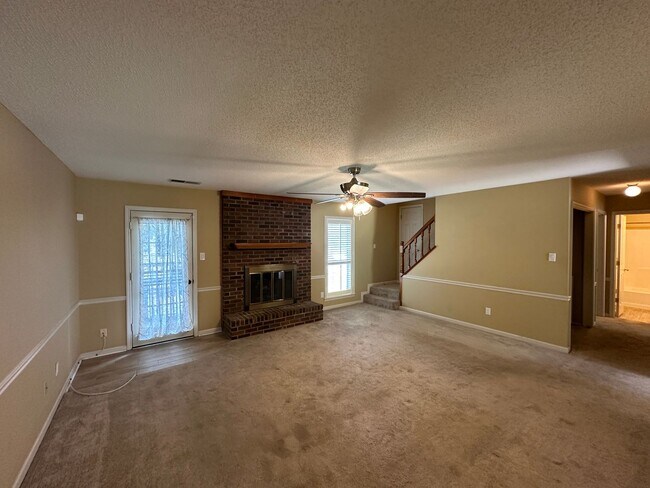 Foto del edificio - Olive Branch-3 BR/ 3 BA with HUGE Flex Room