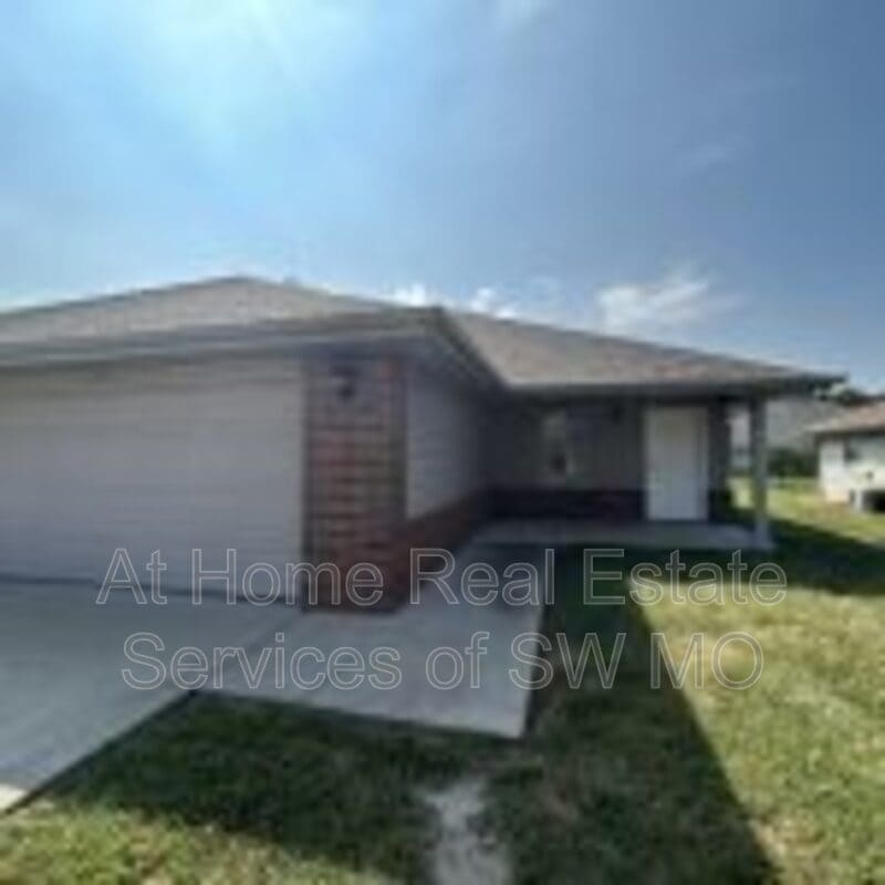 1211 N Northwood Ave, Republic, MO 65738 Condo for Rent in Republic