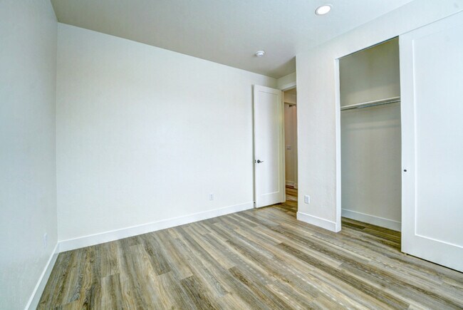 Building Photo - 1667 Iron Dr