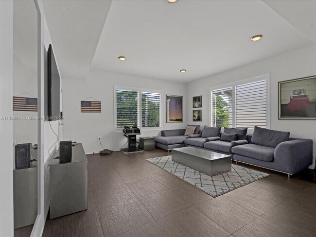 Building Photo - 7333 Dickens Ave