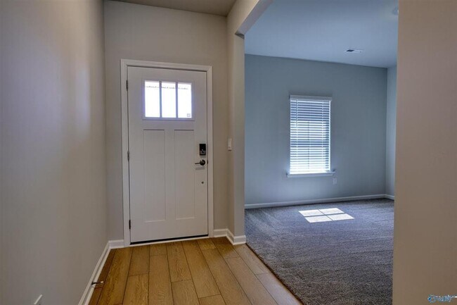 Foto del edificio - 244 Granby Ln