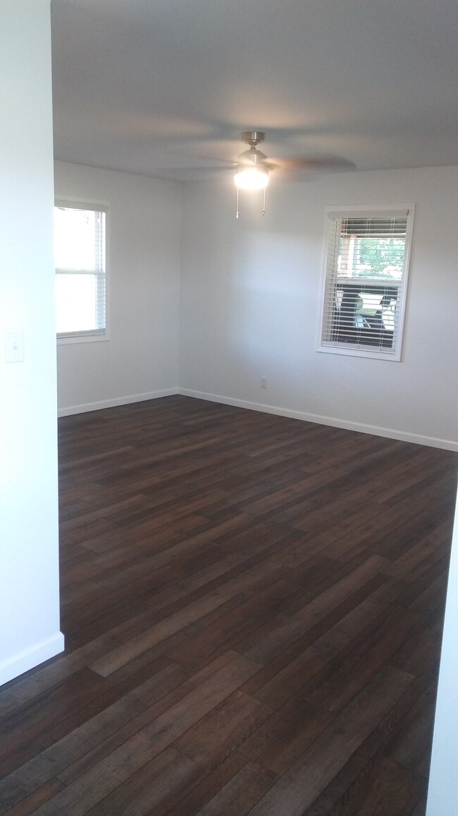 Living Room - 26987 Henderson Rd