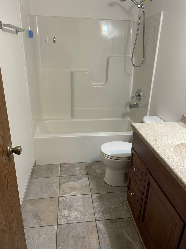 Bathroom #1 - 1040 Camellia Dr