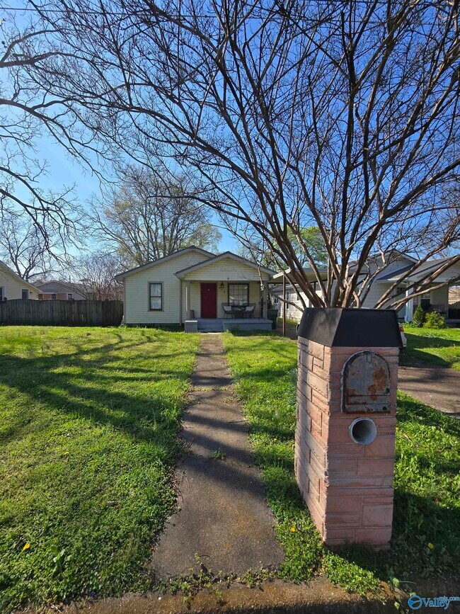 Foto del edificio - 410 McCullough Ave NE