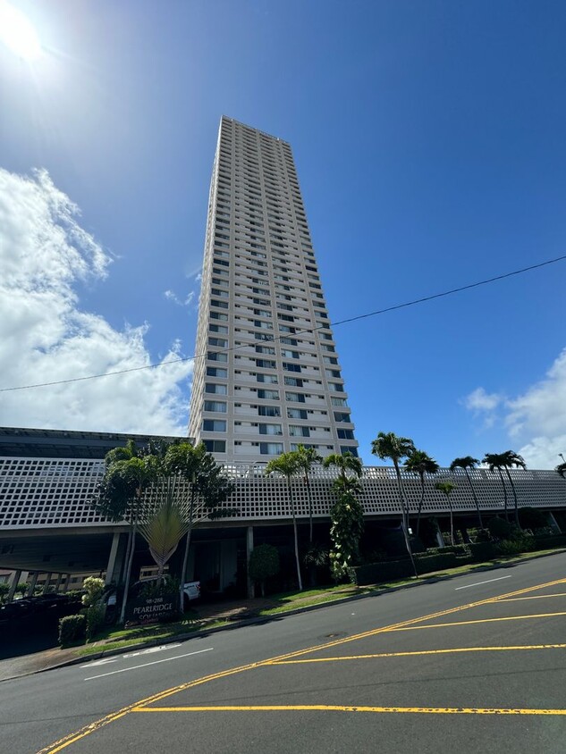 Primary Photo - For Rent - [Pearlridge Square] 98-288 Kaon...