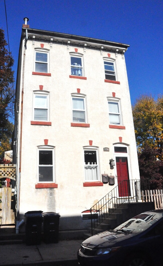Building Photo - 236 E Hector St