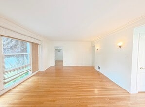 Building Photo - 442 Kelton Ave