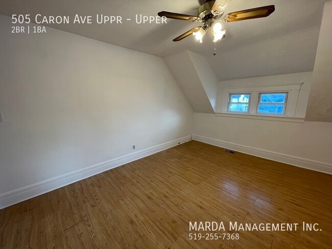 Building Photo - RENOVATED 2 BED/1 BATH UPPER DUPLEX ON CAR...