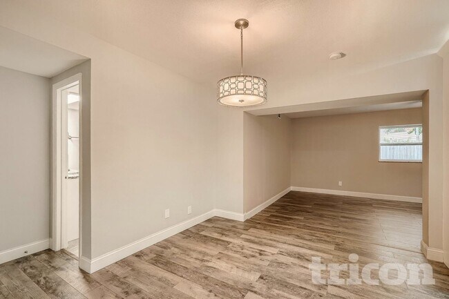 Foto del edificio - 7394 Norwich Ln