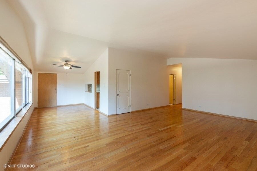 Primary Photo - 67 Forest Ave