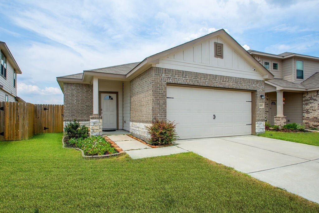 Primary Photo - 14657 E Pine Heart Dr
