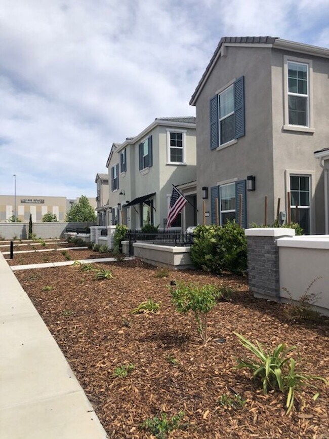 Foto del edificio - Newer Single Family Home in West Sacramento
