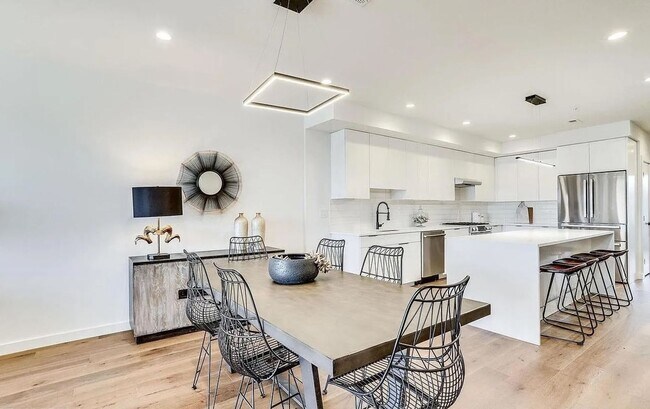 Foto del edificio - 3810 13th St NW