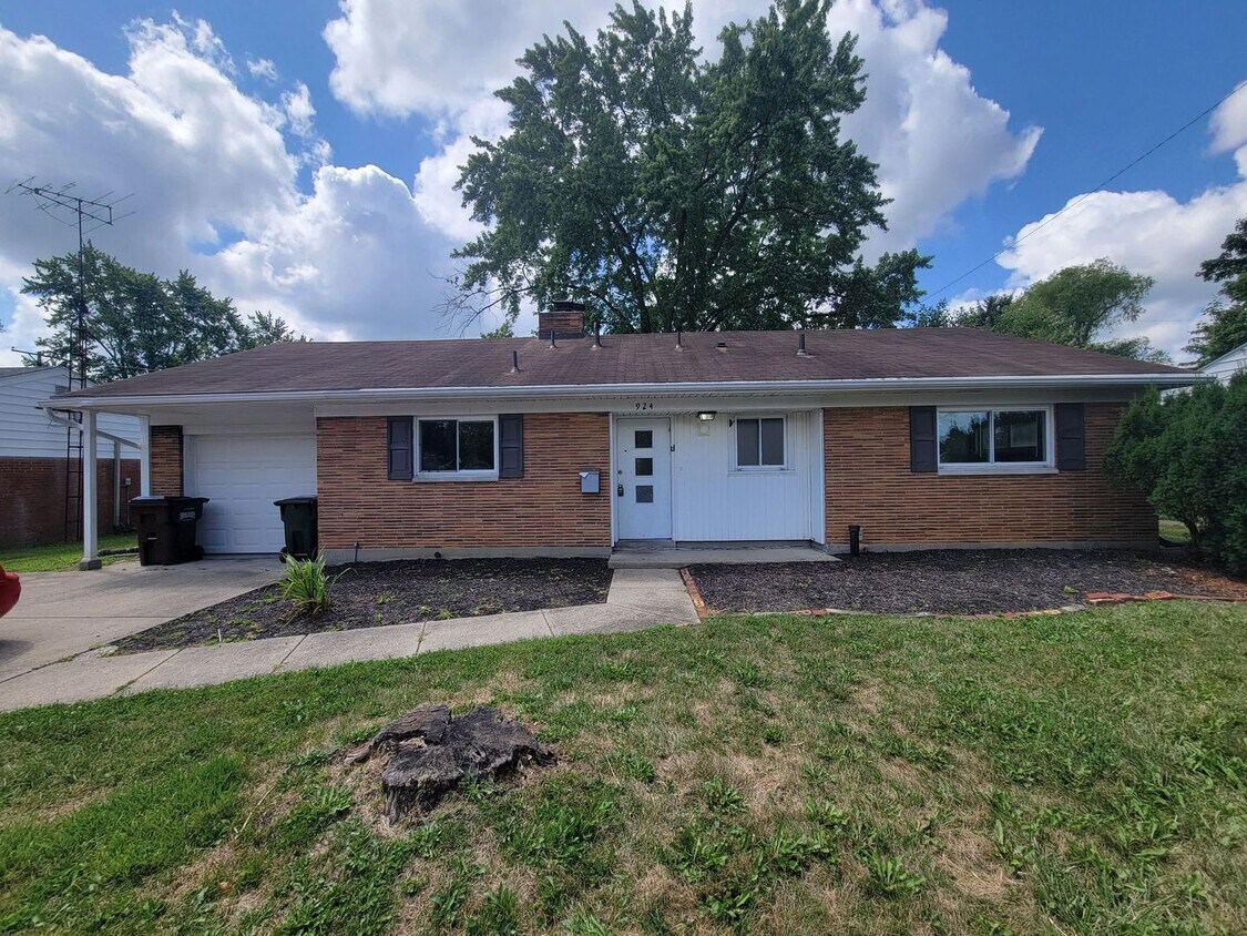Primary Photo - 924 East Stroop Rd 3BR/1BA (Dayton)