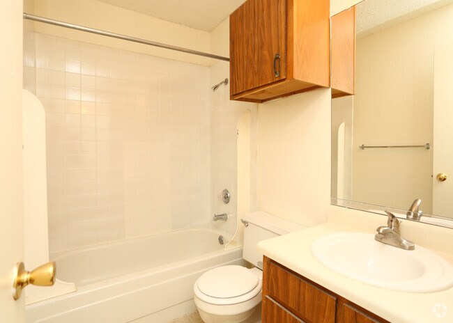 1BD,1BA - 621 SF - The Park