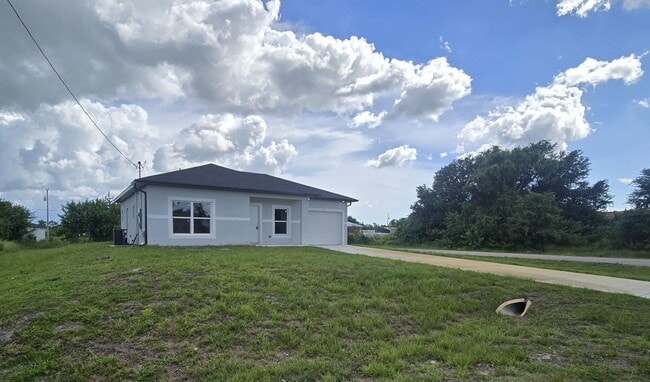 Building Photo - BRAND NEW HOME-2/2/1