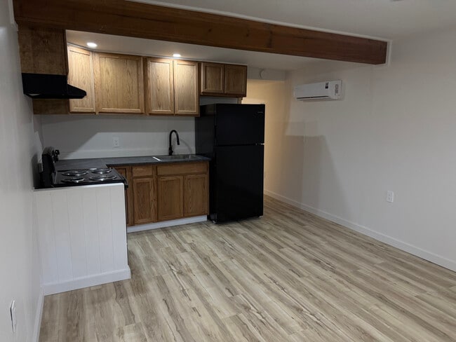 Building Photo - 215 Church Alley