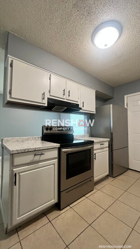 Foto del edificio - 4407 Sherrycrest Cove