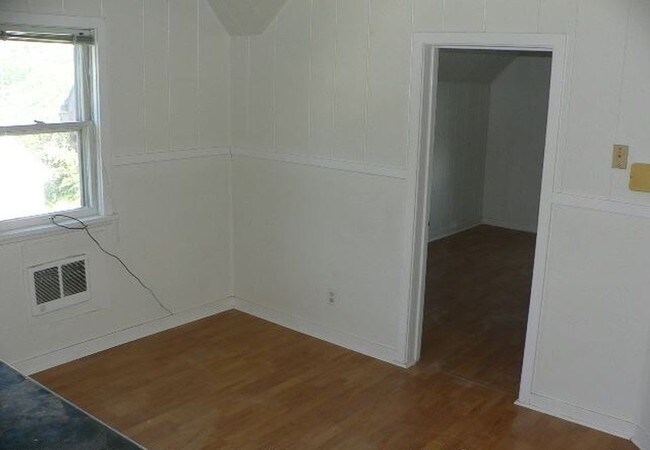 Building Photo - 523 W Taylor Ave