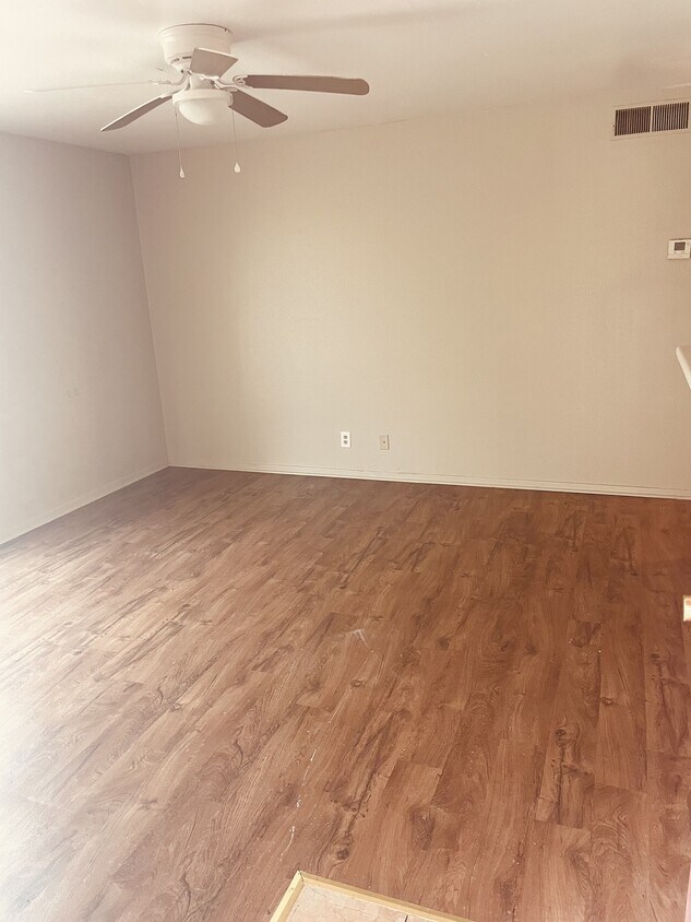 Foto del edificio - 138 Edith Rose Ln