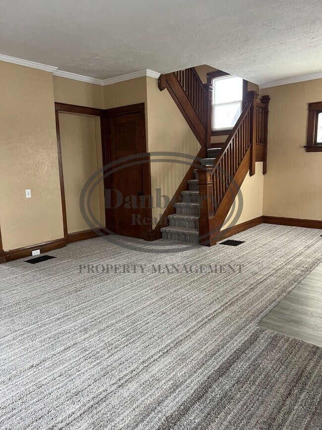 Foto del edificio - 2416 Lawton Ave