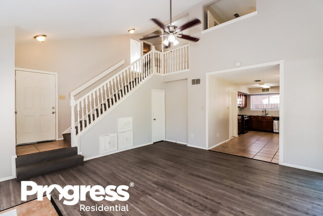 Building Photo - 7615 Alegria Dr