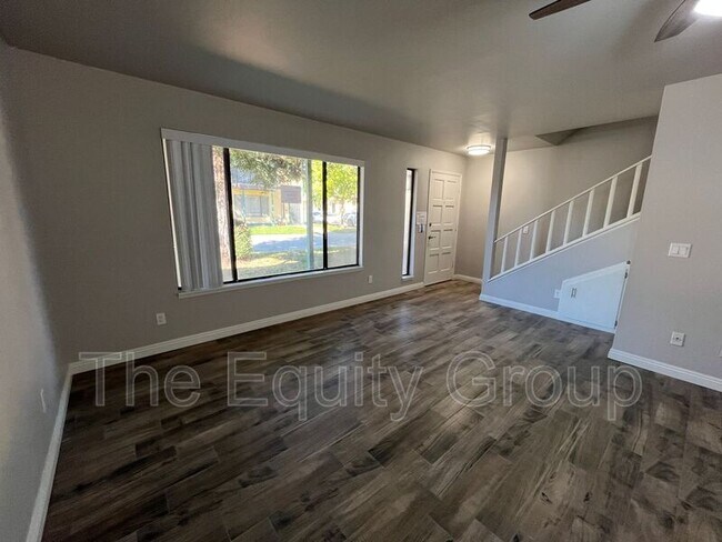 Foto del edificio - 351-360 N Capitola Ct
