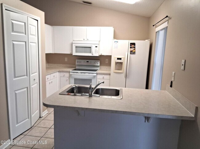 Foto del edificio - 1351 Danbury St SW