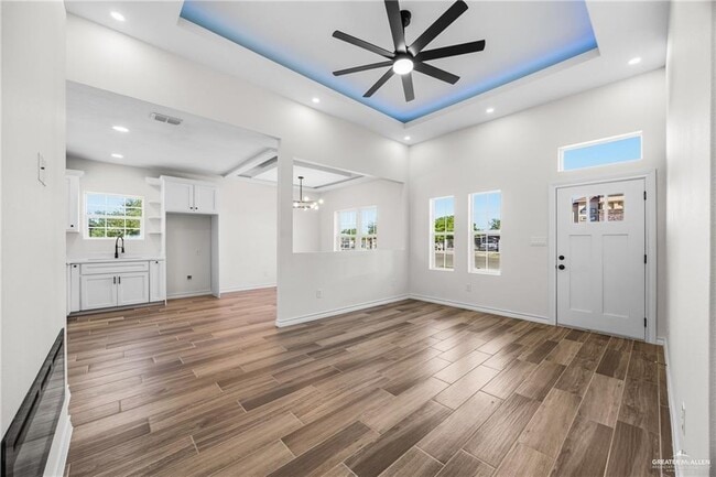 Building Photo - 18 Nominee St