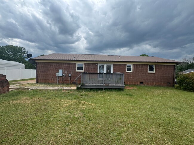 Building Photo - 3/1 in Kingstown, NC (Shelby, NC)