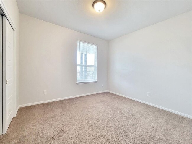 Building Photo - Modern 3BR/2BA Home with Garage & Fenced Backyard