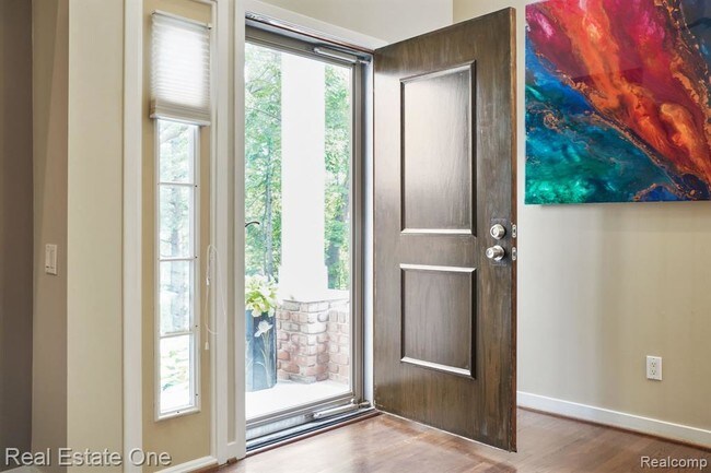 Foto del edificio - 4908 Fairway Ridge Cir
