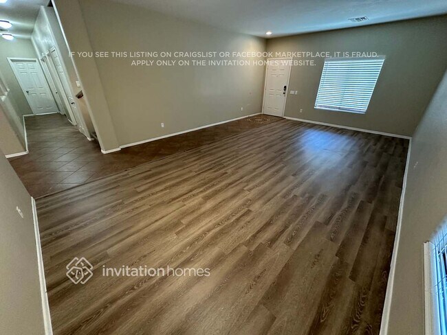 Foto del edificio - 5432 W Apollo Rd