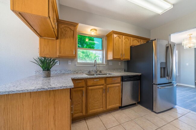 Building Photo - 4249 Loma Taurina Dr