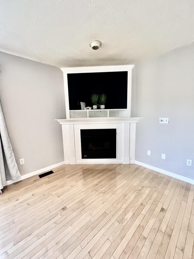 Foto del edificio - 229 Palisades Dr