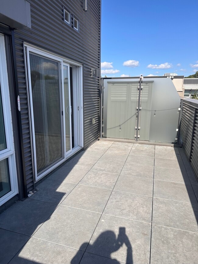 Photo du bâtiment - 386 Richmond Rd