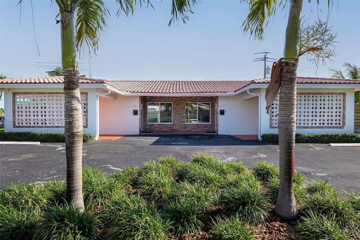 Foto principal - 2601 NE 34th St
