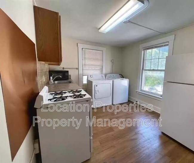 Building Photo - 1216 Louisiana St