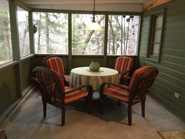 Foto del edificio - 948 Grant Lake Ln SW