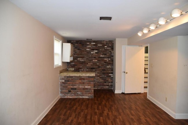 Building Photo - 3425 Ross Dr