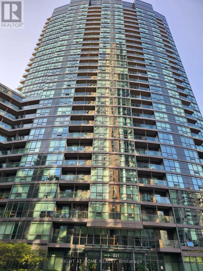 Building Photo - 231-231 Fort York Blvd