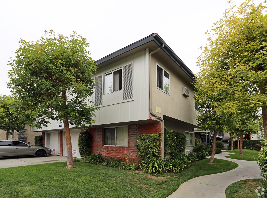 Foto principal - 7318 Newlin Ave