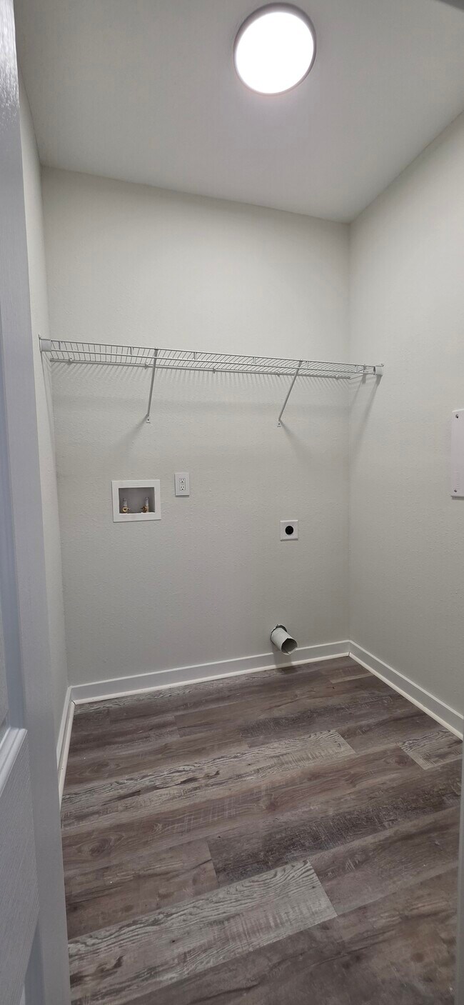 Building Photo - 63 Delmonte St