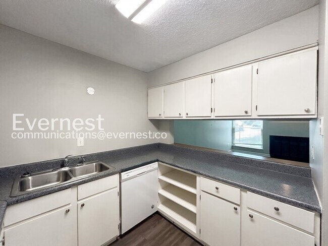 Foto del edificio - 3101 Rising Sun Rd