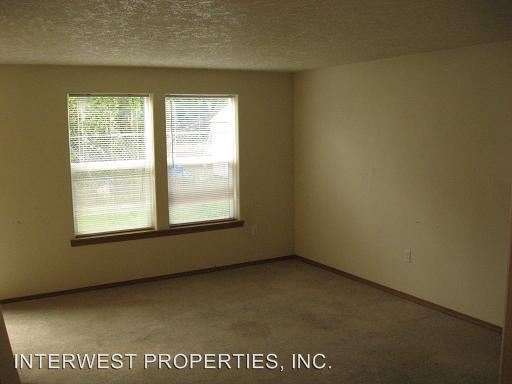 Building Photo - 4038 SE Powell Valley Rd