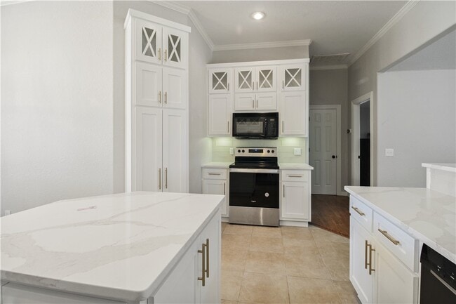 Building Photo - 4 NE Dawn Hills Dr