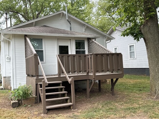 Building Photo - 2 Bedroom 1 Bath House $825! Adorable!