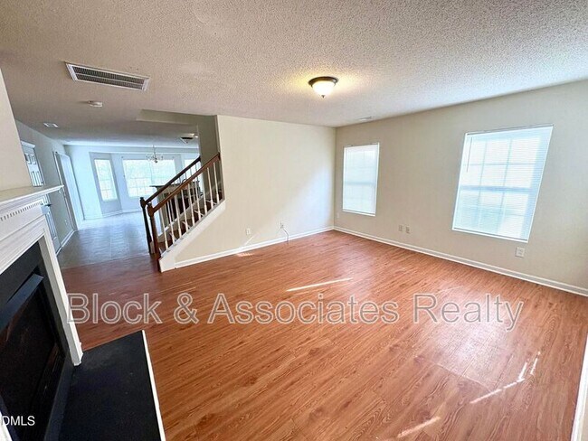 Foto del edificio - 2422 Quarry Ridge Ln